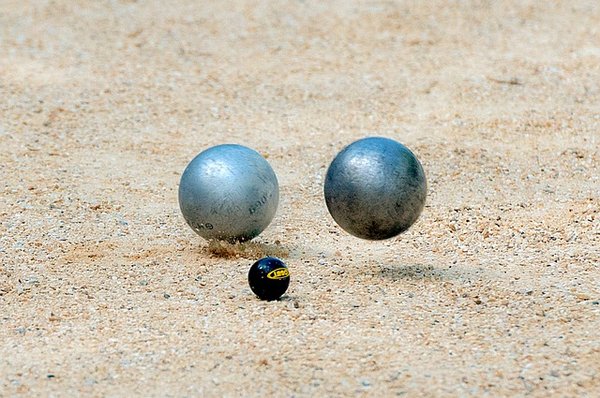 Tout savoir sur le jeu de pétanque : astuces et stratégies